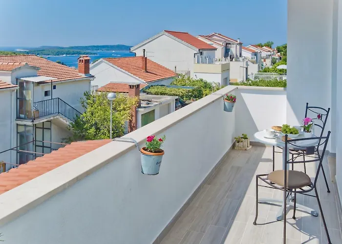 Hvar Apartments 8 Min To The Beach