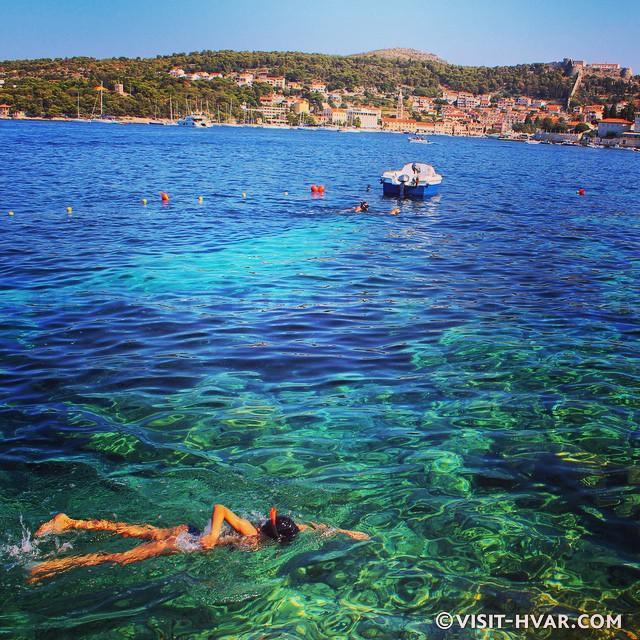 Hvar 8 Min To The